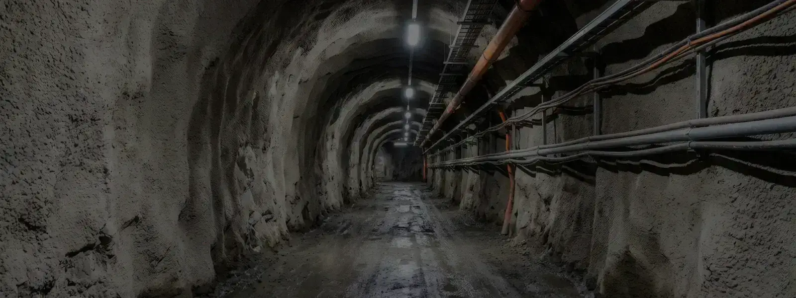 Aplicación de concreto lanzado en operación minera subterránea